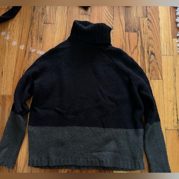 VINCE color block turtleneck sweater - Picture 2 of 5